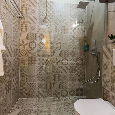 Angie Apartment